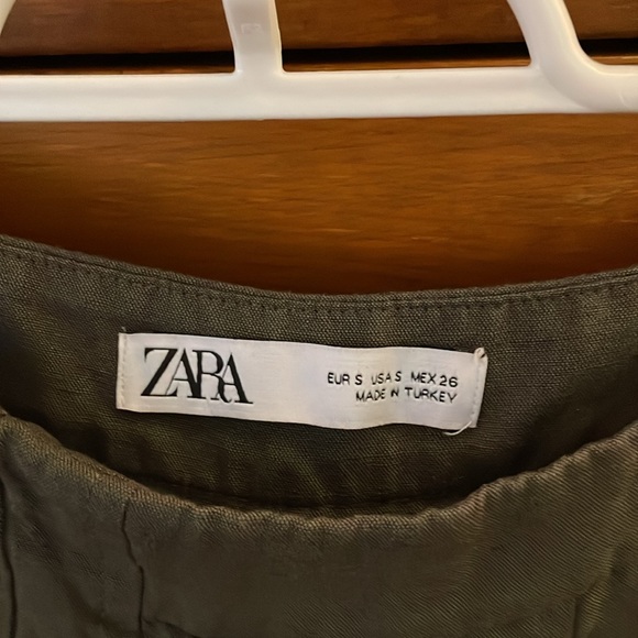Zara Pleated Pants - Picture 2 of 2